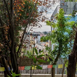 Lost :: Avenida House Lizbona